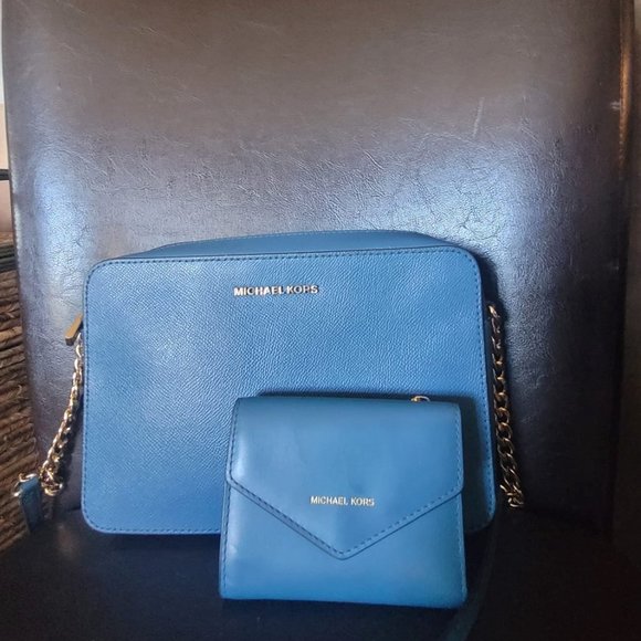 Michael Kors Blue Crossbody Bag Set - Picture 1 of 7